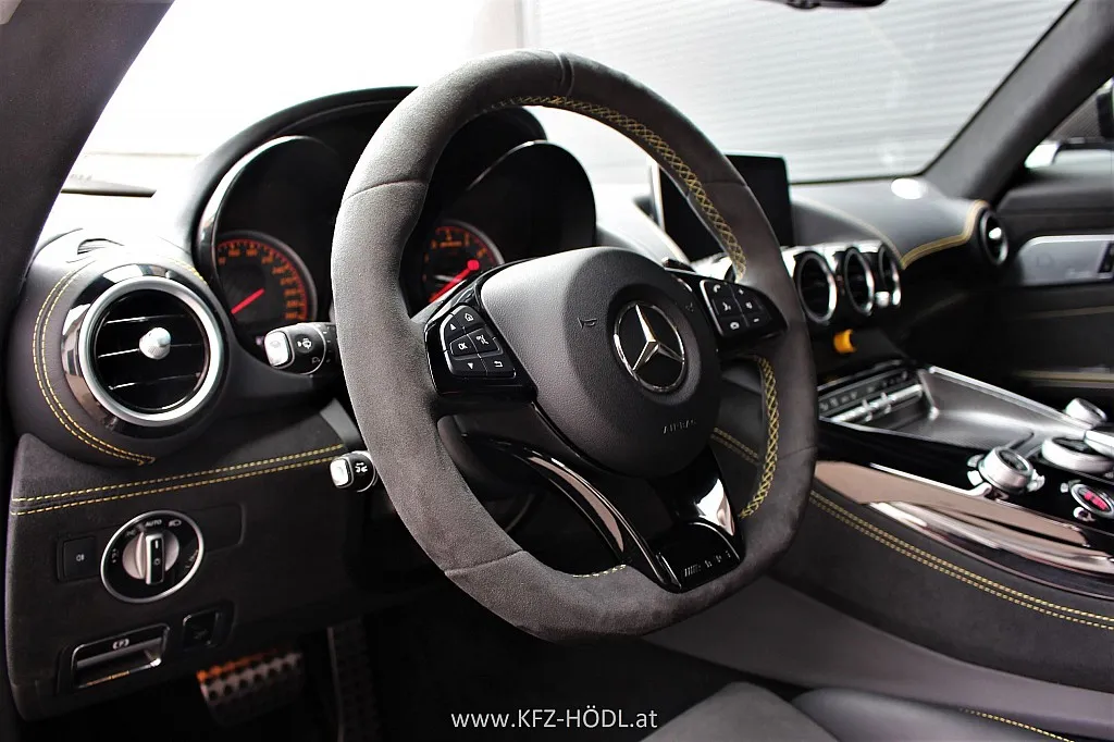 Mercedes-Benz Mercedes-AMG GT R Image 4