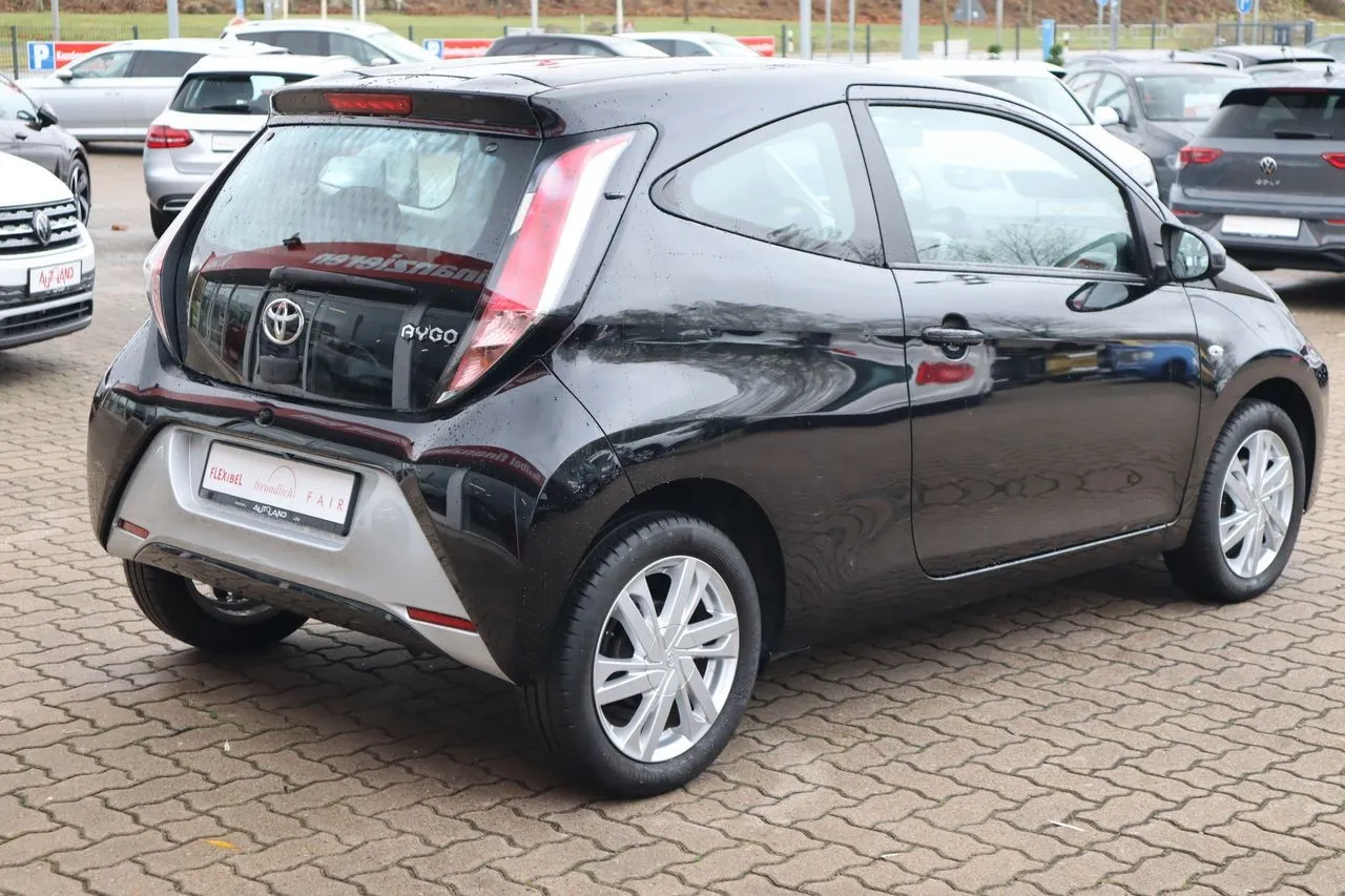 Toyota Aygo 1.0 x-play touch Tempomat...  Image 4