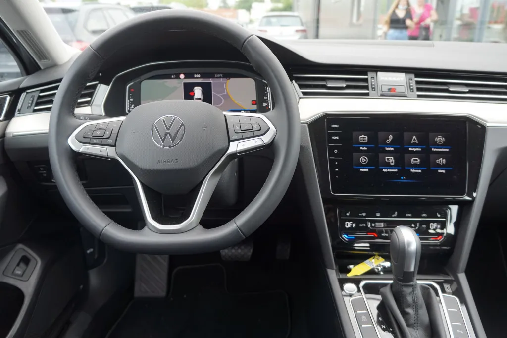 Volkswagen Passat VARIANT 1.5 TSI DSG ELEGANCE FACELIFT*NAVI PRO Image 8