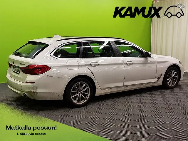 BMW 520 G31 Touring 520d A xDrive Business Comfort / Adapt. Vakkari / BMW Display Key / Ratinlämmitin / / Image 4