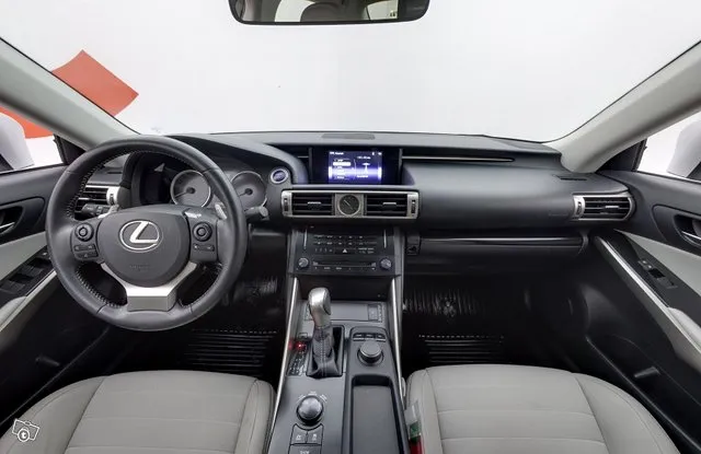 Lexus IS 300h Comfort - SUOMI-auto Lexus Select-tekniikan turva 0,- Thumbnail 9