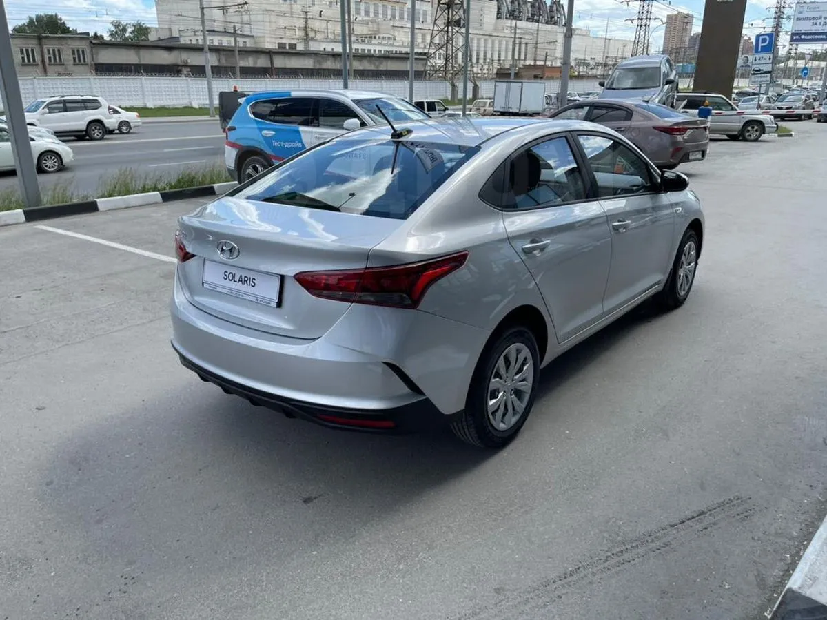 Hyundai Solaris  Image 2