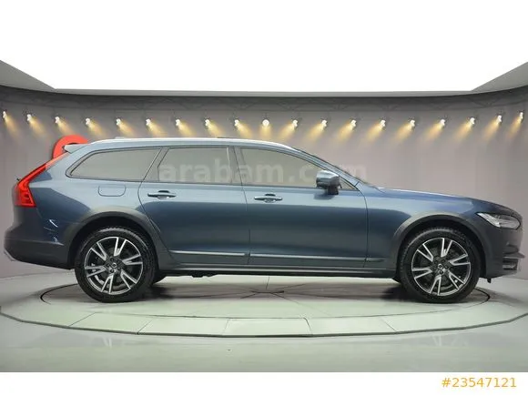 Volvo V90 Cross Country 2.0 D D5 Pro Image 2