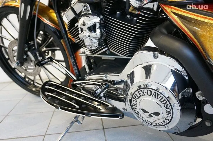 Harley-Davidson FLHTCU  Image 5