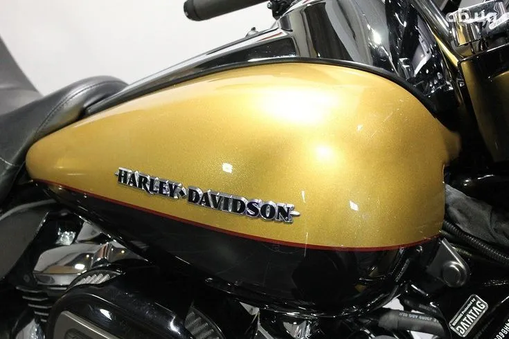 Harley-Davidson FLHTK  Image 8