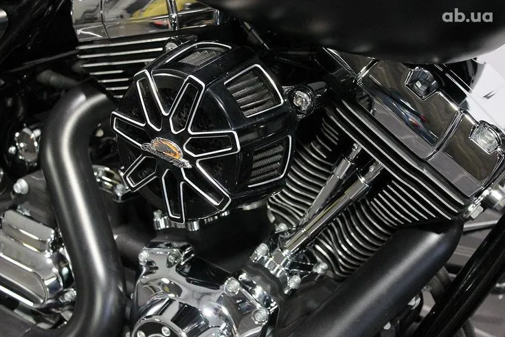 Harley-Davidson FLHXS  Image 4