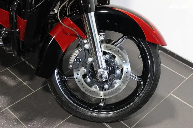 Harley-Davidson FLHXSE  Image 4