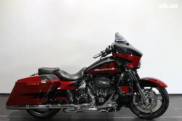 Harley-Davidson FLHXSE  Image 5